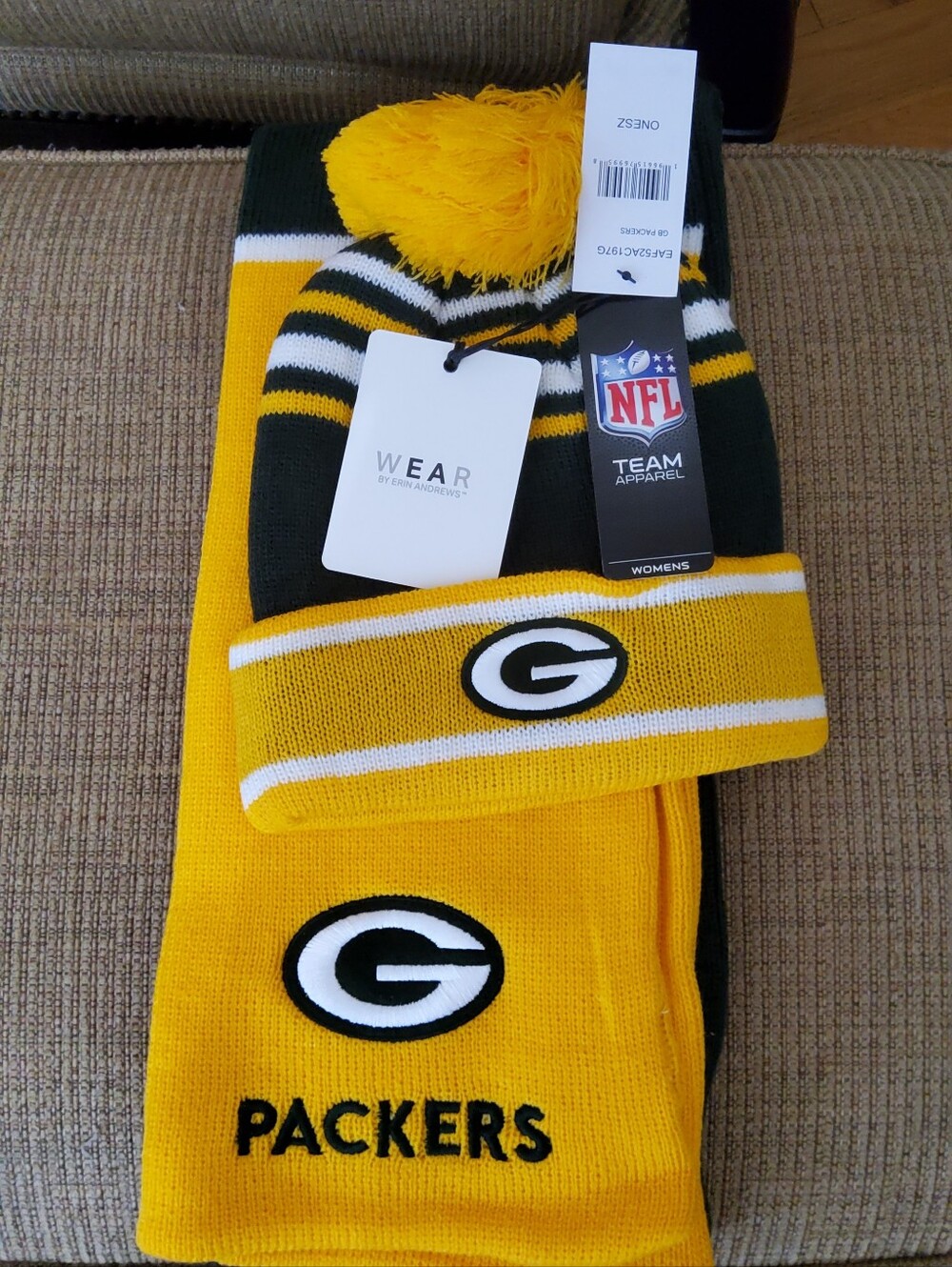 Green Bay Packers Women’s WEAR by Erin Andrews Knit Hat & Scarf Set NWT NFL